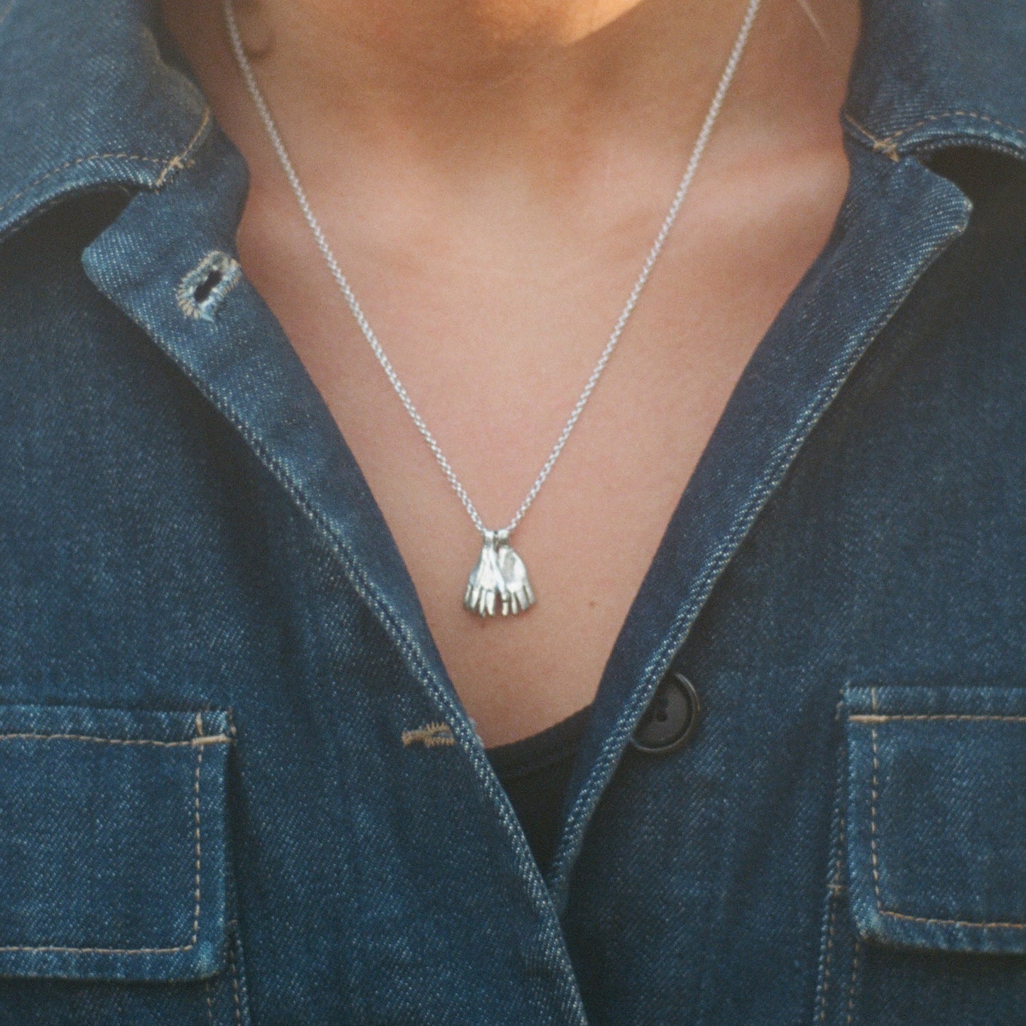 HANDS PENDANT